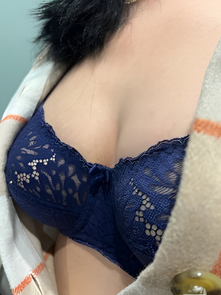 Софи привлекальеная девушка из Ува цена от 2500 руб