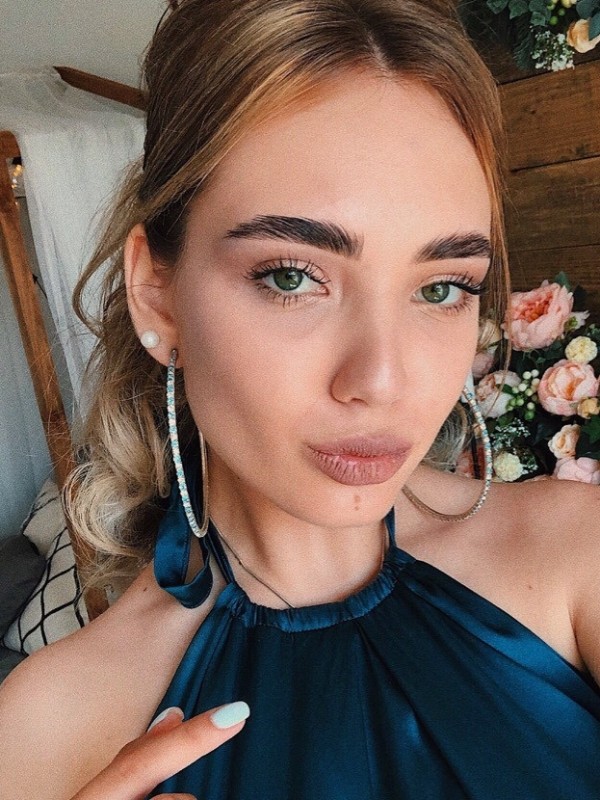 Ева привлекательная девушка из Ува цена от 3500 руб